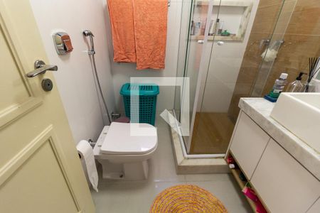 Apartamento à venda com 180m², 3 quartos e 2 vagas Apartamento à venda com 180m², 3 quartos e 2 vagasBanheiro do Corredor