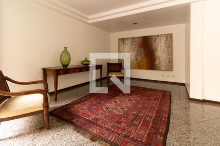 Apartamento à venda com 180m², 3 quartos e 2 vagas Apartamento à venda com 180m², 3 quartos e 2 vagasHall de Entrada