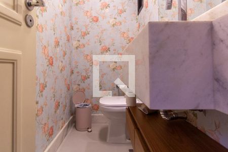 Apartamento à venda com 180m², 3 quartos e 2 vagas Apartamento à venda com 180m², 3 quartos e 2 vagasLavabo