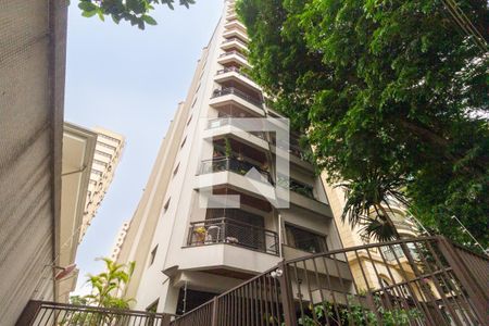 Apartamento à venda com 180m², 3 quartos e 2 vagas Apartamento à venda com 180m², 3 quartos e 2 vagasFachada