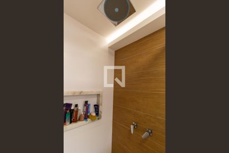 Apartamento à venda com 180m², 3 quartos e 2 vagas Apartamento à venda com 180m², 3 quartos e 2 vagasBanheiro da Suíte