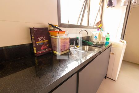 Apartamento à venda com 180m², 3 quartos e 2 vagas Apartamento à venda com 180m², 3 quartos e 2 vagasÁrea de Serviço