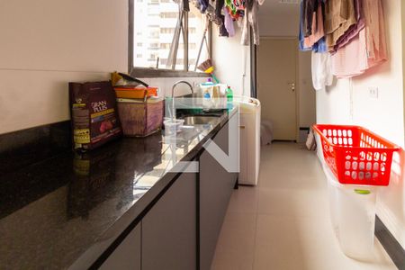 Apartamento à venda com 180m², 3 quartos e 2 vagas Apartamento à venda com 180m², 3 quartos e 2 vagasÁrea de Serviço