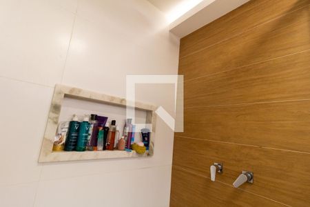 Apartamento à venda com 180m², 3 quartos e 2 vagas Apartamento à venda com 180m², 3 quartos e 2 vagasBanheiro da Suíte