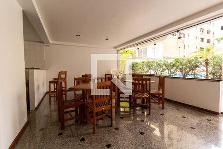 Apartamento à venda com 180m², 3 quartos e 2 vagas Apartamento à venda com 180m², 3 quartos e 2 vagasÁrea Comum - Salão de Festas