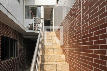 Casa à venda com 200m², 3 quartos e 2 vagas Casa à venda com 200m², 3 quartos e 2 vagasescada d eentrada