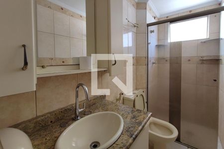 Banheiro de apartamento para alugar com 2 quartos, 49m² em Vila Orozimbo Maia, Campinas