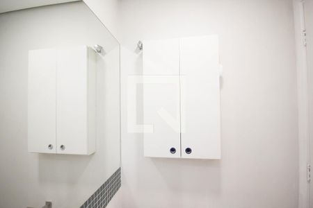 Apartamento à venda com 56m², 2 quartos e 1 vaga Apartamento à venda com 56m², 2 quartos e 1 vagaBanheiro