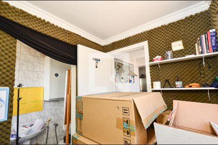 Apartamento à venda com 242m², 3 quartos e 2 vagas Apartamento à venda com 242m², 3 quartos e 2 vagasQuarto serviço