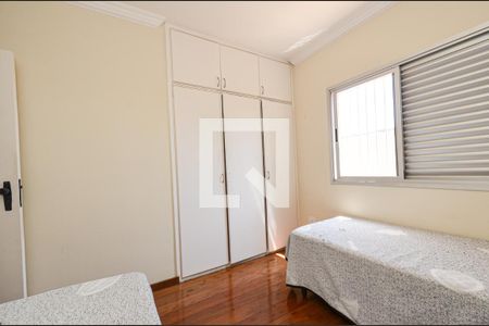Apartamento à venda com 242m², 3 quartos e 2 vagas Apartamento à venda com 242m², 3 quartos e 2 vagasQuarto1