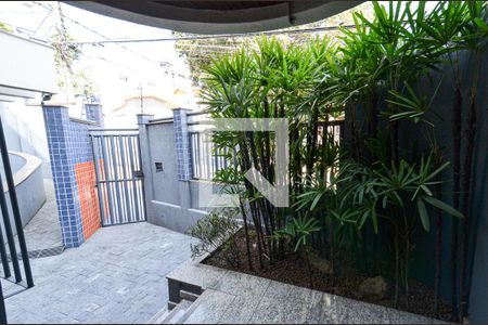 Apartamento à venda com 242m², 3 quartos e 2 vagas Apartamento à venda com 242m², 3 quartos e 2 vagasEntrada