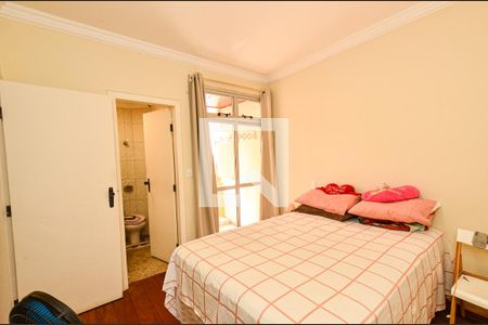 Apartamento à venda com 242m², 3 quartos e 2 vagas Apartamento à venda com 242m², 3 quartos e 2 vagasQuarto3/ suite