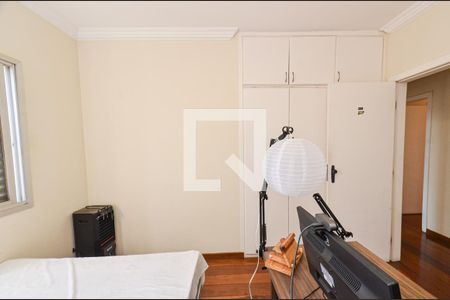 Apartamento à venda com 242m², 3 quartos e 2 vagas Apartamento à venda com 242m², 3 quartos e 2 vagasQuarto2