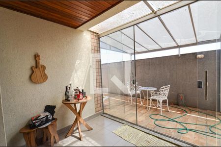 Apartamento à venda com 242m², 3 quartos e 2 vagas Apartamento à venda com 242m², 3 quartos e 2 vagasArea Privativa