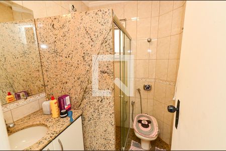 Apartamento à venda com 242m², 3 quartos e 2 vagas Apartamento à venda com 242m², 3 quartos e 2 vagasBanheiro suite