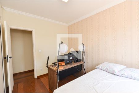 Apartamento à venda com 242m², 3 quartos e 2 vagas Apartamento à venda com 242m², 3 quartos e 2 vagasQuarto2