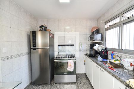 Apartamento à venda com 242m², 3 quartos e 2 vagas Apartamento à venda com 242m², 3 quartos e 2 vagasCozinha