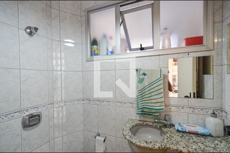 Apartamento à venda com 242m², 3 quartos e 2 vagas Apartamento à venda com 242m², 3 quartos e 2 vagasBanheiro social