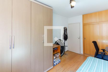 Apartamento à venda com 141m², 4 quartos e 2 vagasQuarto 2