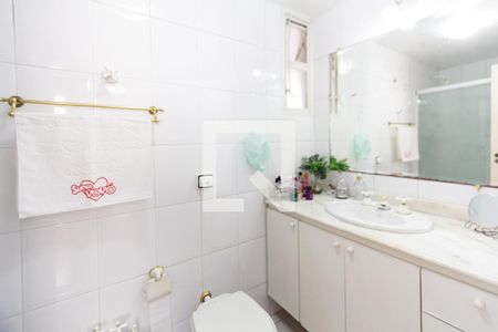 Apartamento à venda com 141m², 4 quartos e 2 vagasBanheiro da Suíte