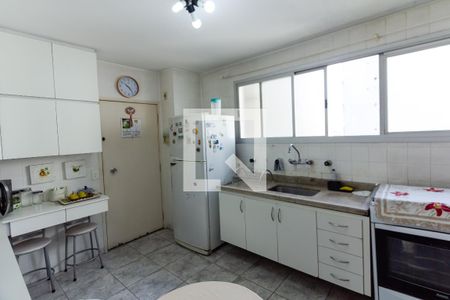 Apartamento à venda com 141m², 4 quartos e 2 vagasCozinha