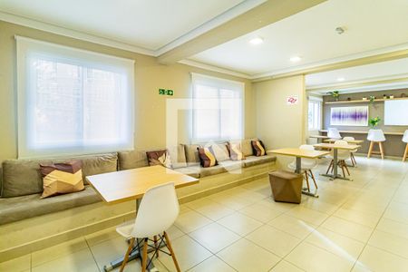 Apartamento para alugar com 32m², 2 quartos e sem vaga Apartamento para alugar com 32m², 2 quartos e sem vagaÁrea comum - Salão de festas