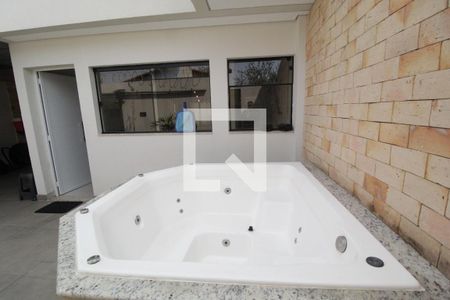 Casa para alugar com 120m², 2 quartos e 2 vagasHidromassagem