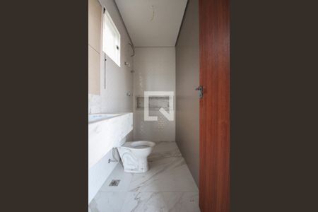 Casa à venda com 180m², 3 quartos e 3 vagasBanheiro da suíte 1