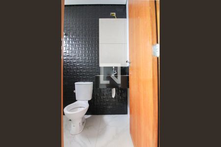 Casa à venda com 180m², 3 quartos e 3 vagas Casa à venda com 180m², 3 quartos e 3 vagasBanheiro da Suíte 2