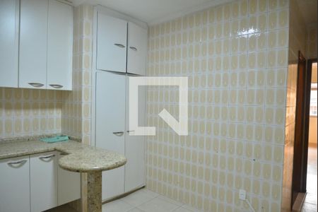 Casa à venda com 200m², 2 quartos e 3 vagasCozinha - Armários