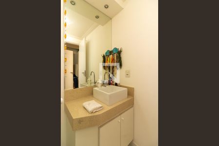 Banheiro da Suíte de apartamento para alugar com 3 quartos, 69m² em Vila Suzana, São Paulo