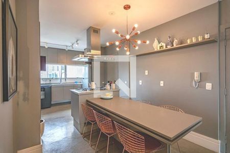 Apartamento à venda com 2 quartos, 131m² em Itaim Bibi, São Paulo