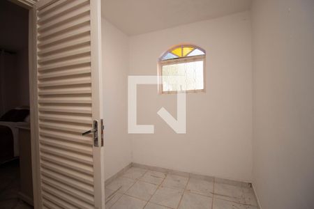 Casa para alugar com 70m², 2 quartos e 1 vagaCloset