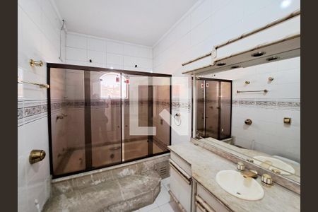 Casa à venda com 252m², 4 quartos e 6 vagasBanheiro da Suíte 3