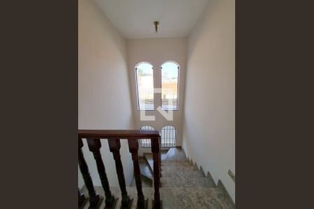 Casa à venda com 252m², 4 quartos e 6 vagasEscada