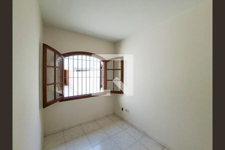 Casa à venda com 252m², 4 quartos e 6 vagasQuarto de Serviço