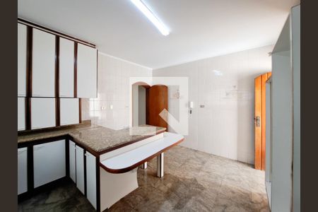 Casa à venda com 252m², 4 quartos e 6 vagasCozinha
