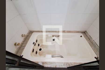 Casa à venda com 252m², 4 quartos e 6 vagasBanheiro da Suíte 3