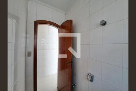 Casa à venda com 252m², 4 quartos e 6 vagasBanheiro de Serviço