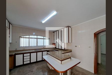 Casa à venda com 252m², 4 quartos e 6 vagasCozinha