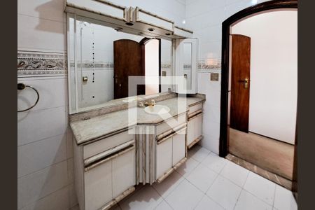 Casa à venda com 252m², 4 quartos e 6 vagasBanheiro da Suíte 3