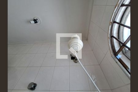 Casa à venda com 252m², 4 quartos e 6 vagasBanheiro de Serviço