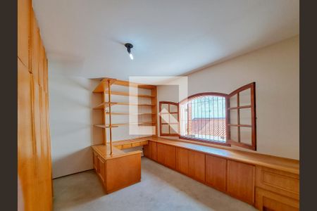 Casa à venda com 252m², 4 quartos e 6 vagasSuíte 3