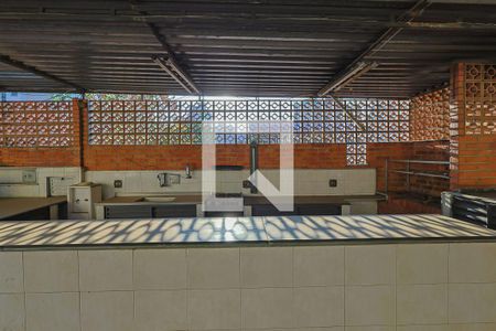 Casa à venda com 390m², 4 quartos e 2 vagas Casa à venda com 390m², 4 quartos e 2 vagasVaranda