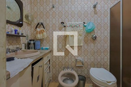 Casa à venda com 390m², 4 quartos e 2 vagas Casa à venda com 390m², 4 quartos e 2 vagasBanheiro da Suíte 1