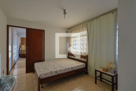 Casa à venda com 390m², 4 quartos e 2 vagas Casa à venda com 390m², 4 quartos e 2 vagasQuarto 1