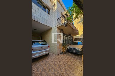 Casa à venda com 390m², 4 quartos e 2 vagas Casa à venda com 390m², 4 quartos e 2 vagasGaragem