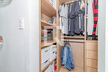 Apartamento à venda com 75m², 2 quartos e 1 vagaCloset do quarto 2