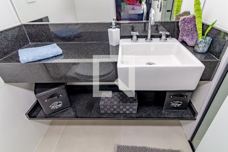 Apartamento à venda com 75m², 2 quartos e 1 vagaBanheiro da Suíte