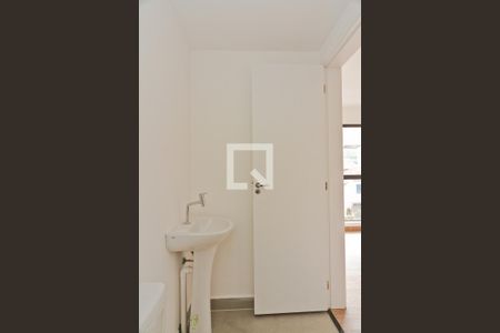 Banheiro de kitnet/studio para alugar com 1 quarto, 37m² em Santana, São Paulo